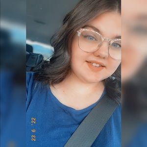 Meet your Posher, Hayley